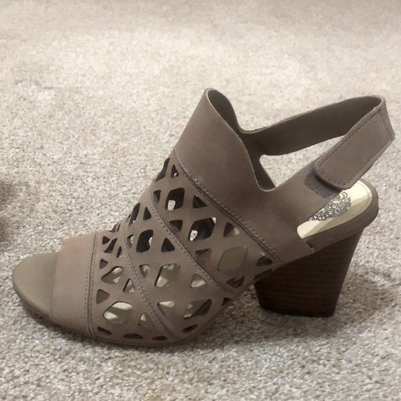 Vince Camuto Women’s Heels - Picture 2 of 5